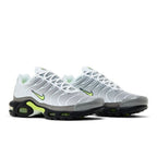 Nike Air Max Plus Neon – lifestyle foto | Purekickz
