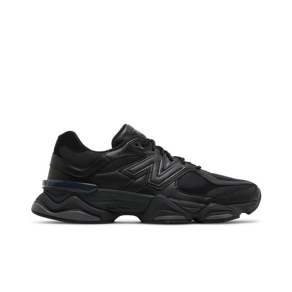 New Balance 9060 Triple Black Leather – boční pohled | Purekickz
