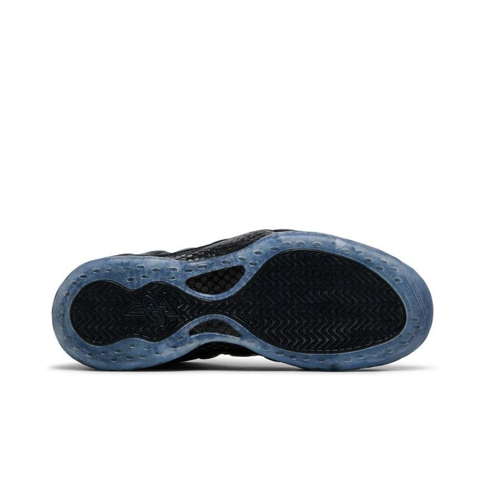 Nike Air Foamposite One Carbon Fiber – zadní pohled | Purekickz