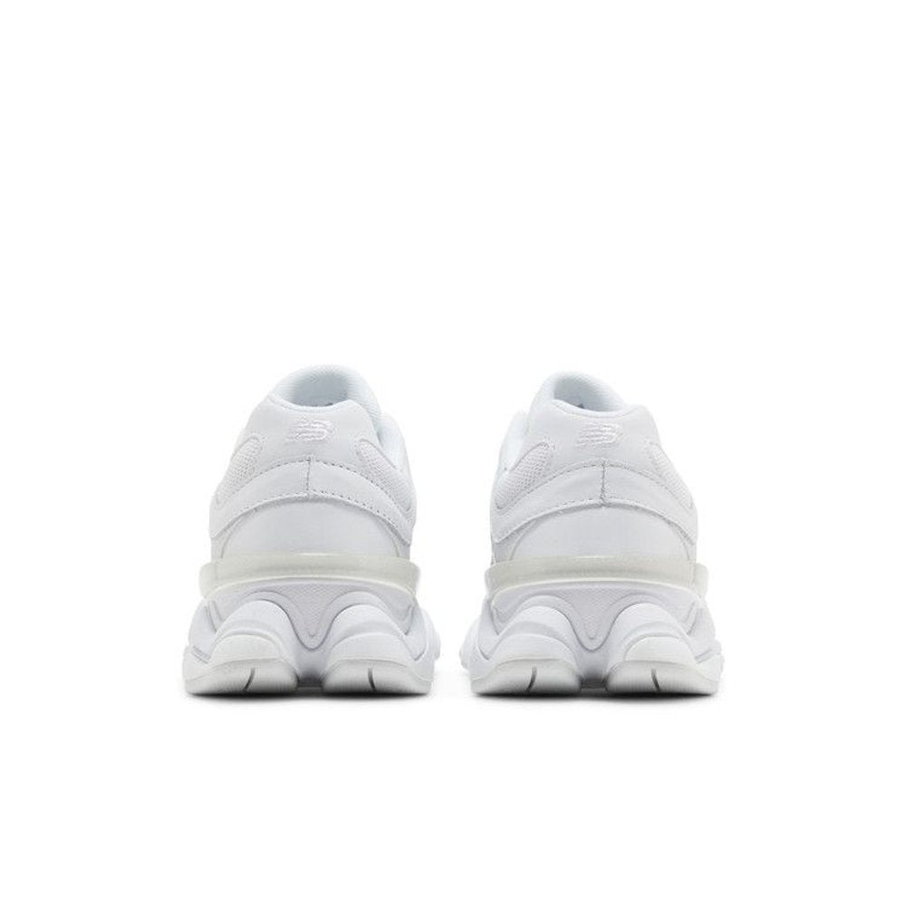 New Balance 9060 Triple White – podrážka | Purekickz