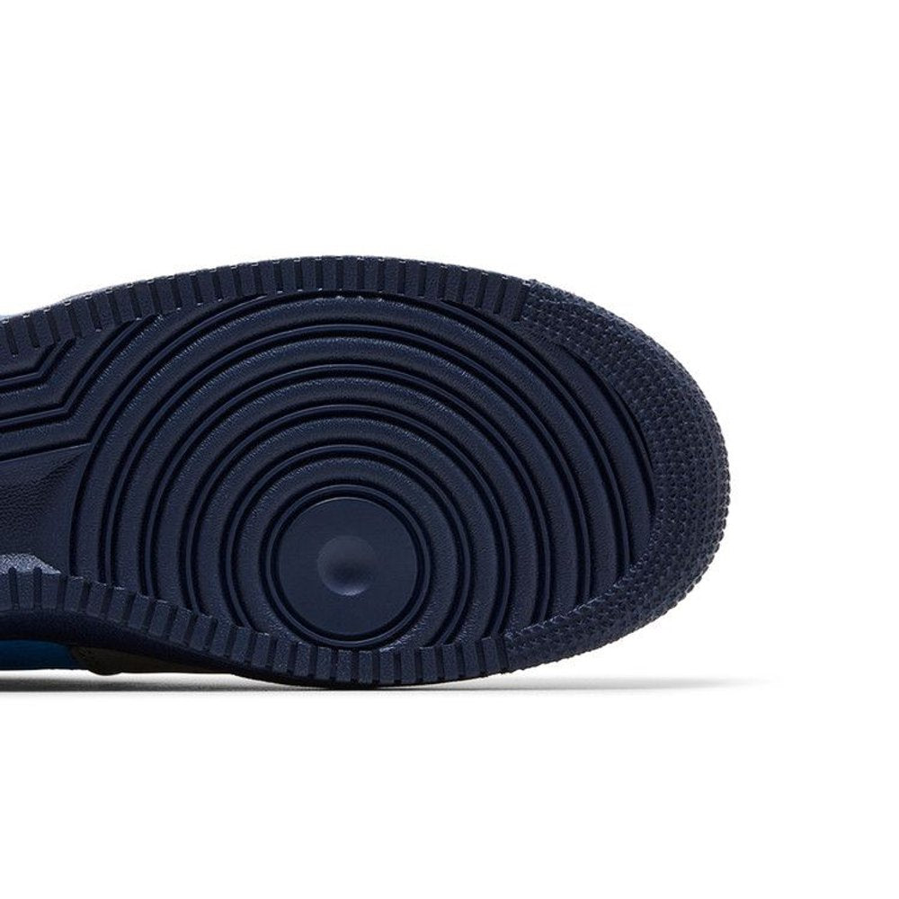 Nike Air Force 1 Low SP Stash (2024) – pohled shora | Purekickz