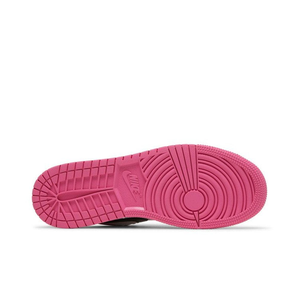Jordan 1 Low Pink Red (GS) – zadní pohled | Purekickz