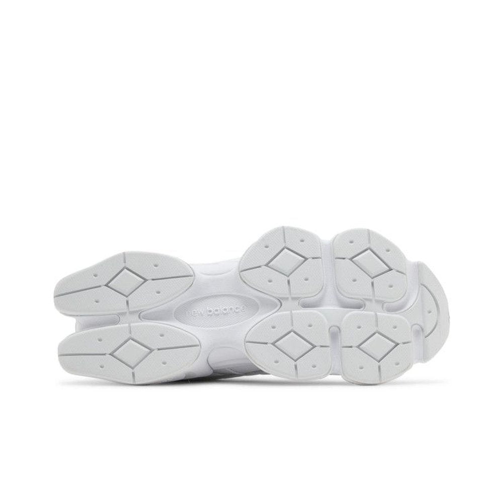 New Balance 9060 Triple White – zadní pohled | Purekickz