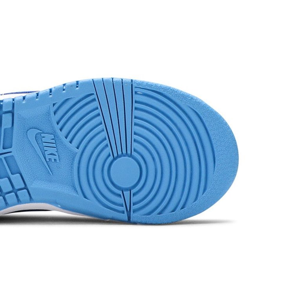 Nike Dunk Low UNC (2021) (TD) – pohled shora | Purekickz