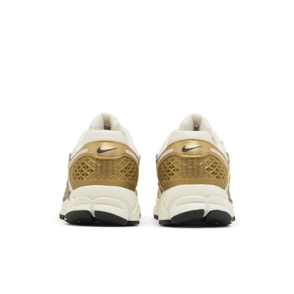 Nike Zoom Vomero 5 Metallic Gold (W) – podrážka | Purekickz