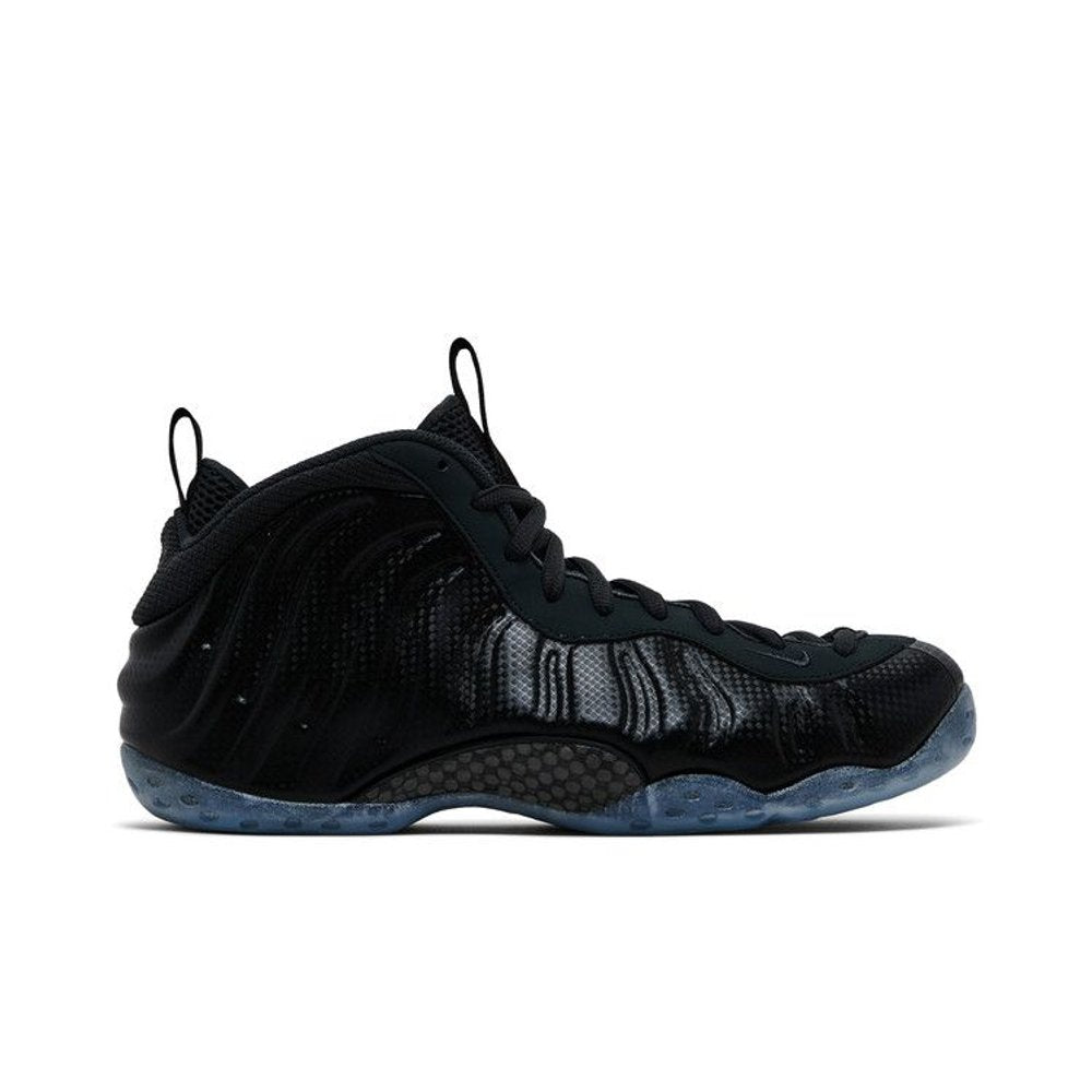 Nike Air Foamposite One Carbon Fiber – boční pohled | Purekickz