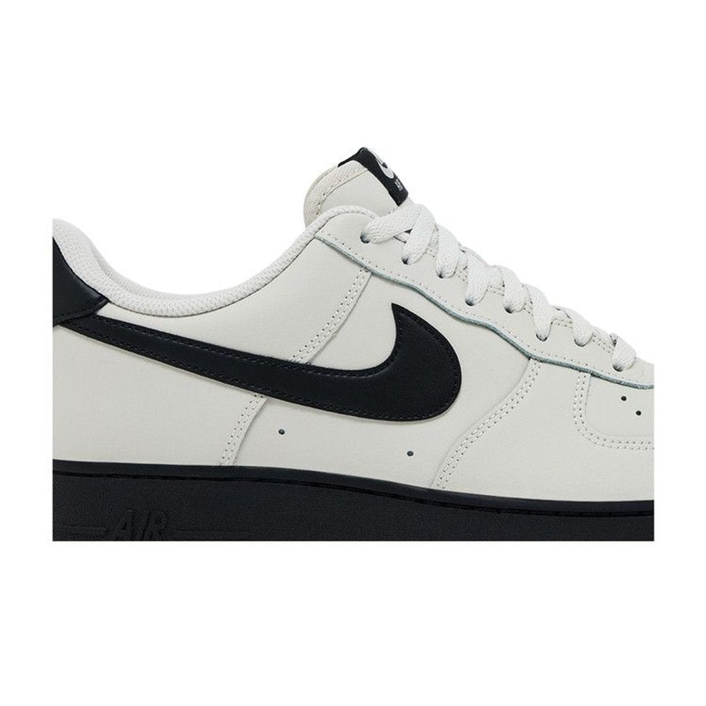 Nike Air Force 1 '07 Light Bone Black – detail | Purekickz