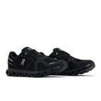 On Running Cloud 6 All Black – lifestyle foto | Purekickz