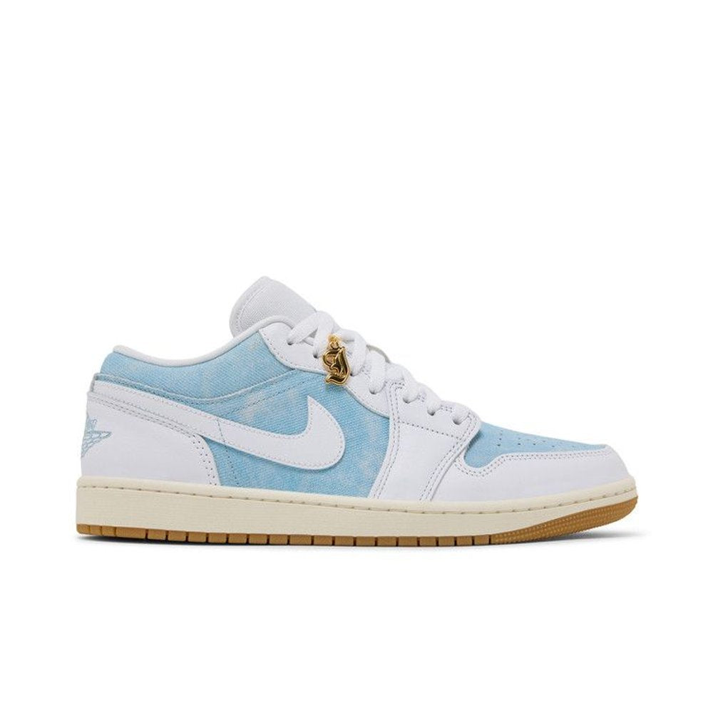 Jordan 1 Low SE Denim Worn Blue (W) – boční pohled | Purekickz