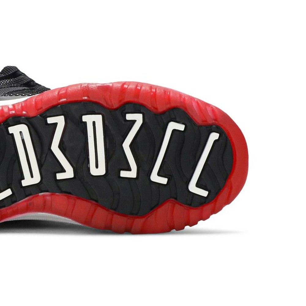 Jordan 11 Retro Playoffs Bred (2019) (PS) – pohled shora | Purekickz