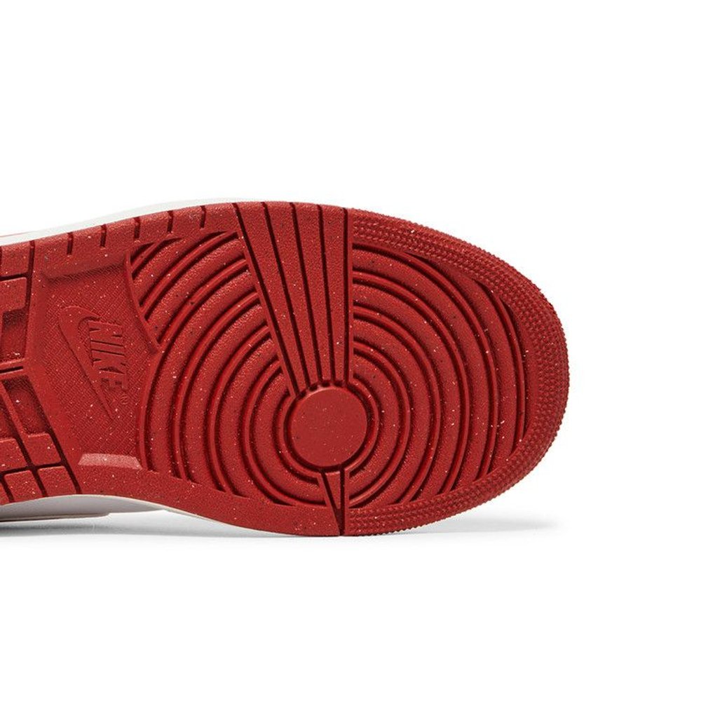 Jordan 1 Mid SE Dune Red – pohled shora | Purekickz