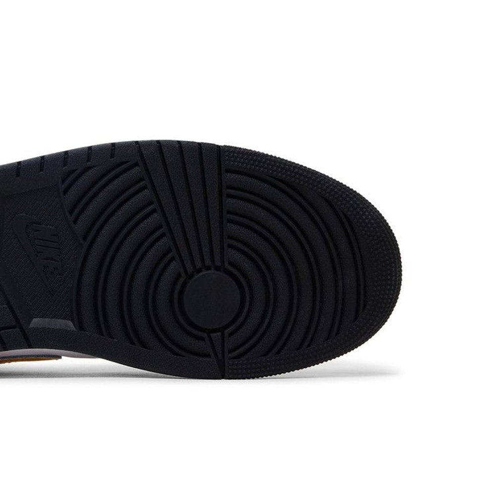 Jordan 1 Low SE Lakers – pohled shora | Purekickz