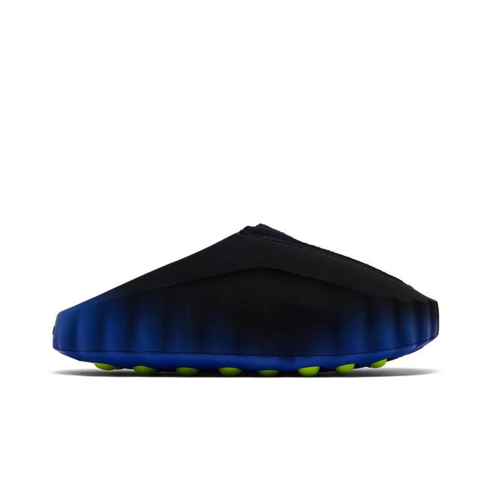 Nike Mind 001 Flyknit Slide Hyper Royal Black – boční pohled | Purekickz