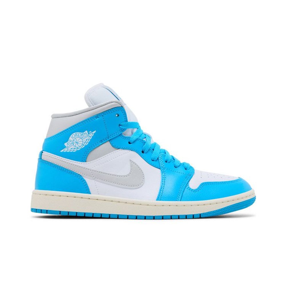 Wmns Air Jordan 1 Mid 'Dark Powder Blue' – boční pohled | Purekickz