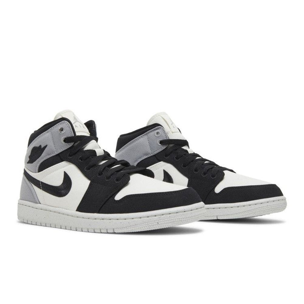 Wmns Air Jordan 1 Mid SE 'Light Steel Grey Canvas' – lifestyle foto | Purekickz