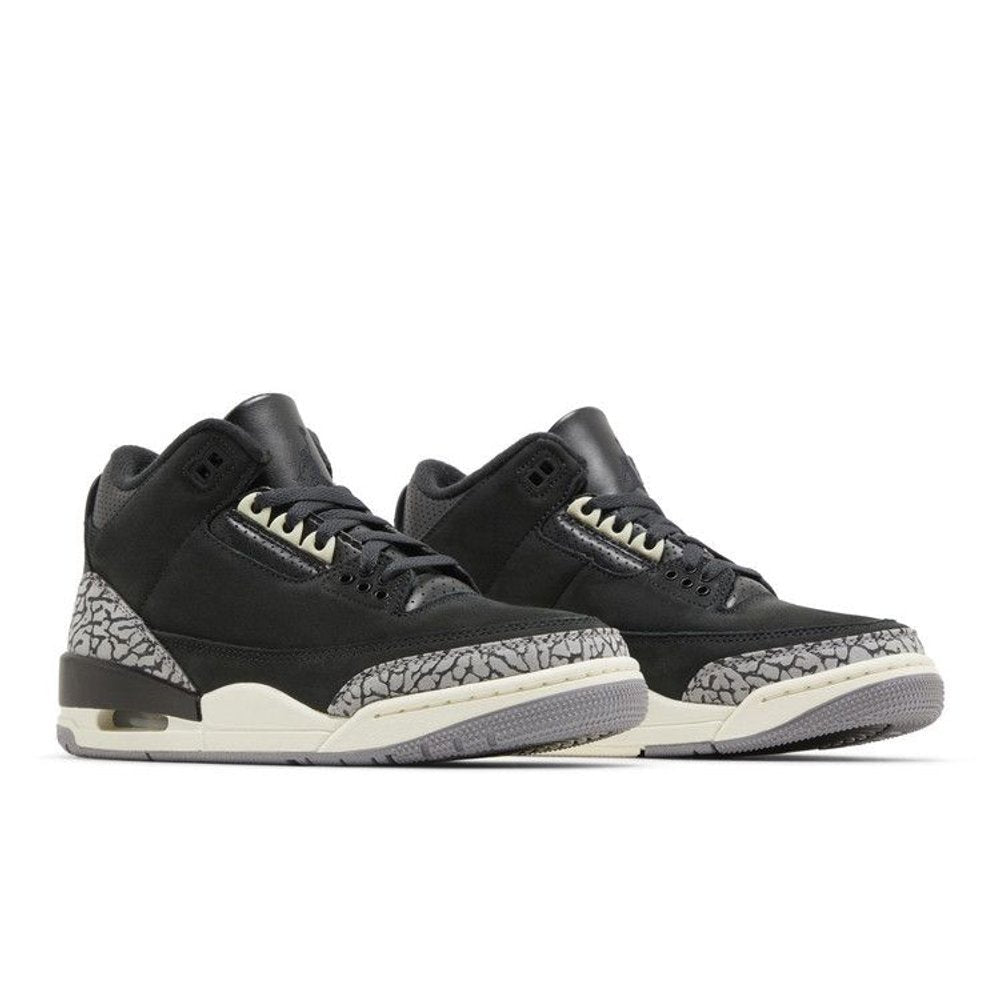 Wmns Air Jordan 3 Retro Off Noir – lifestyle foto | Purekickz