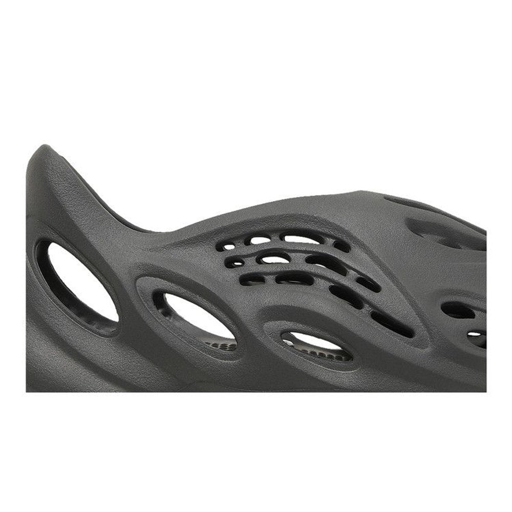 Yeezy Foam RNNR Carbon