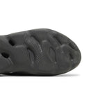 Yeezy Foam RNNR Carbon – pohled shora | Purekickz