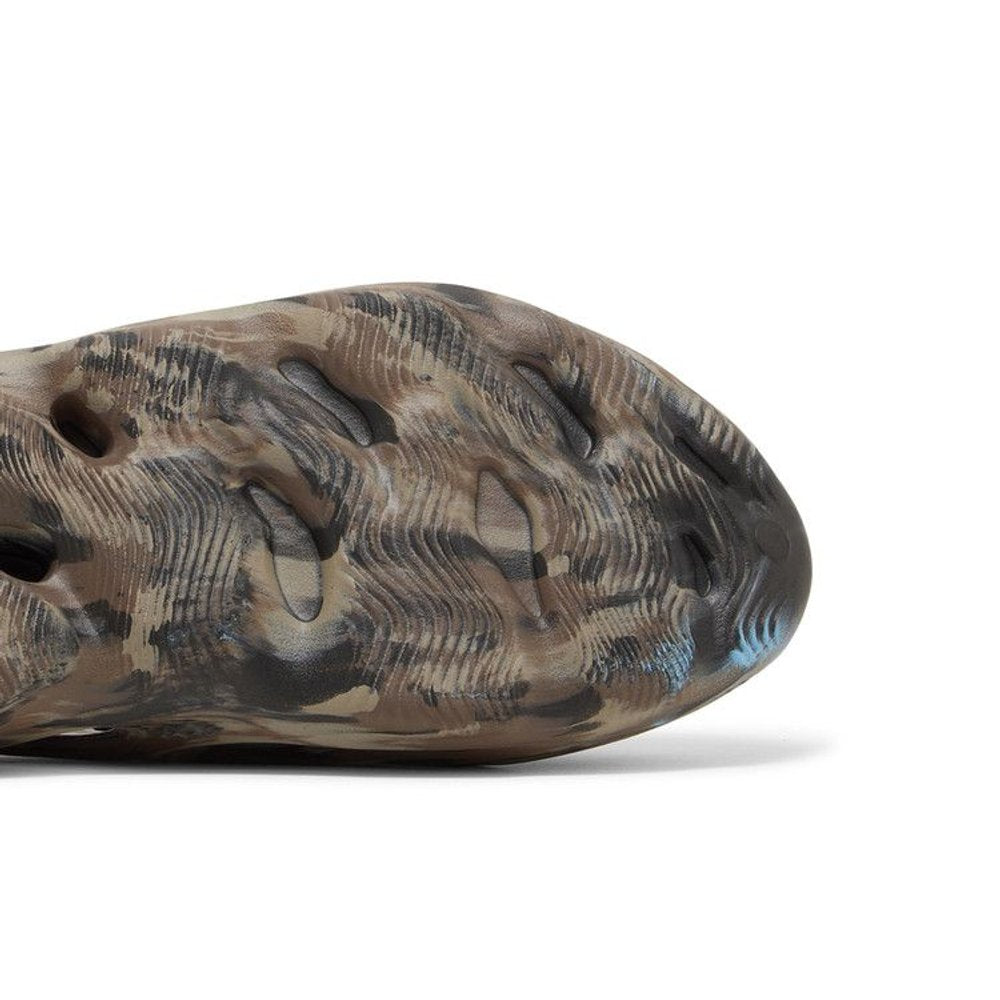 Yeezy Foam RNNR MX Cinder – pohled shora | Purekickz