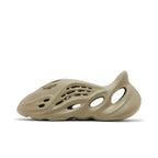Yeezy Foam RNNR Stone Salt – hlavní pohled | Purekickz