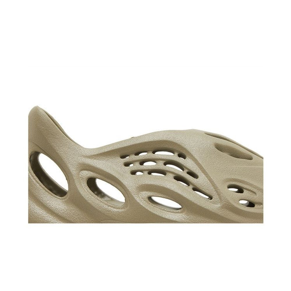 Yeezy Foam RNNR Stone Salt