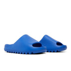 Yeezy Slide Azure – lifestyle foto | Purekickz