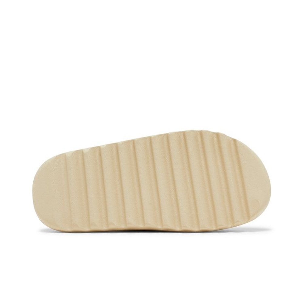 Yeezy Slide Bone (2022/2023 Restock) – zadní pohled | Purekickz