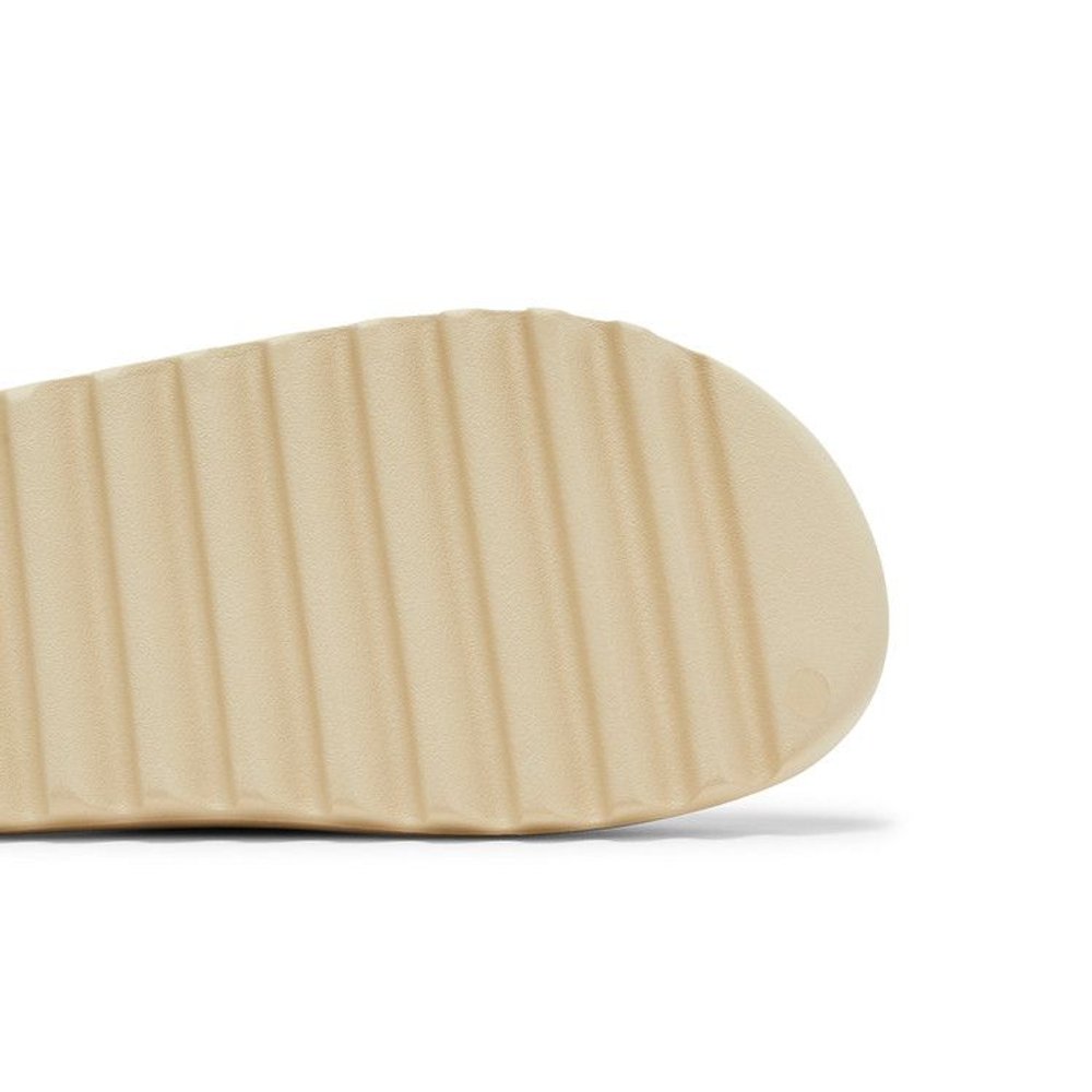 Yeezy Slide Bone (2022/2023 Restock) – pohled shora | Purekickz
