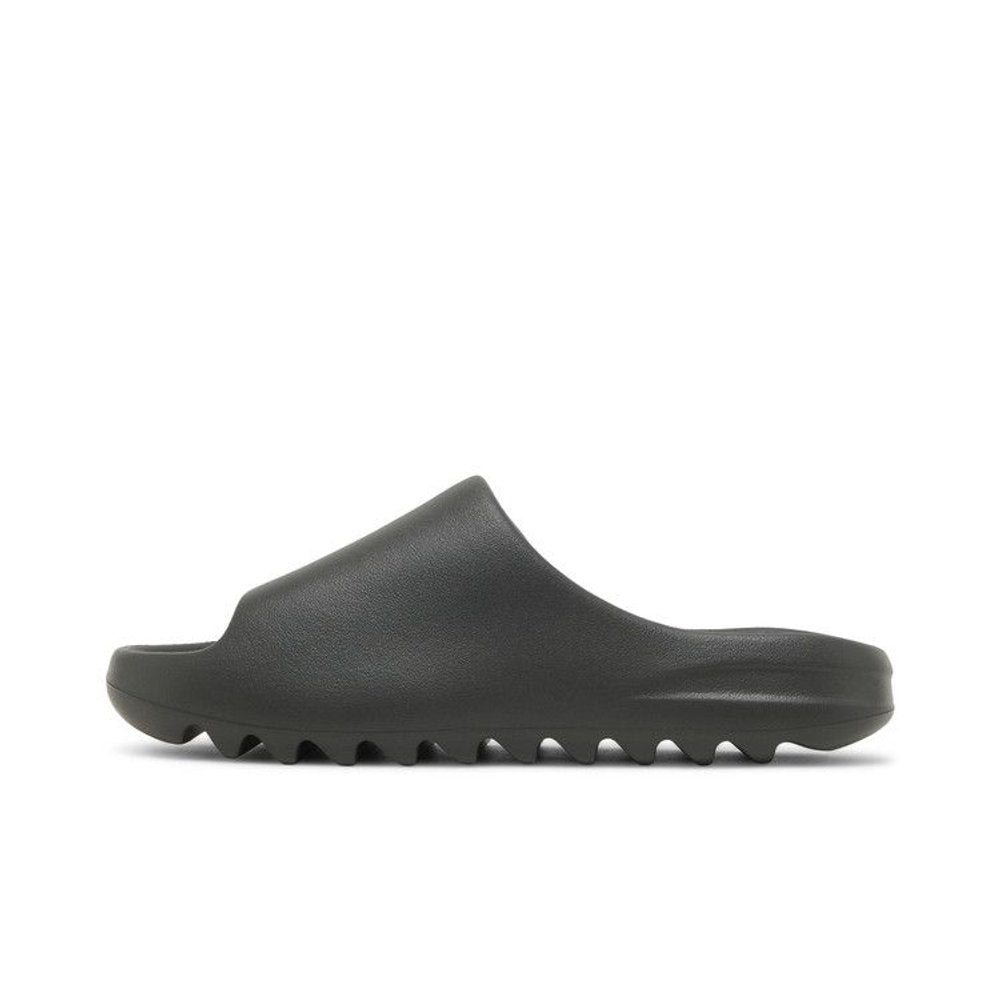Yeezy Slide Dark Onyx – hlavní pohled | Purekickz
