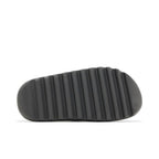 Yeezy Slide Granite – zadní pohled | Purekickz