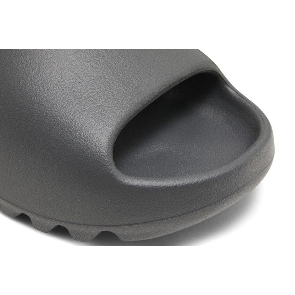 Yeezy Slide Granite – pohled 9 | Purekickz