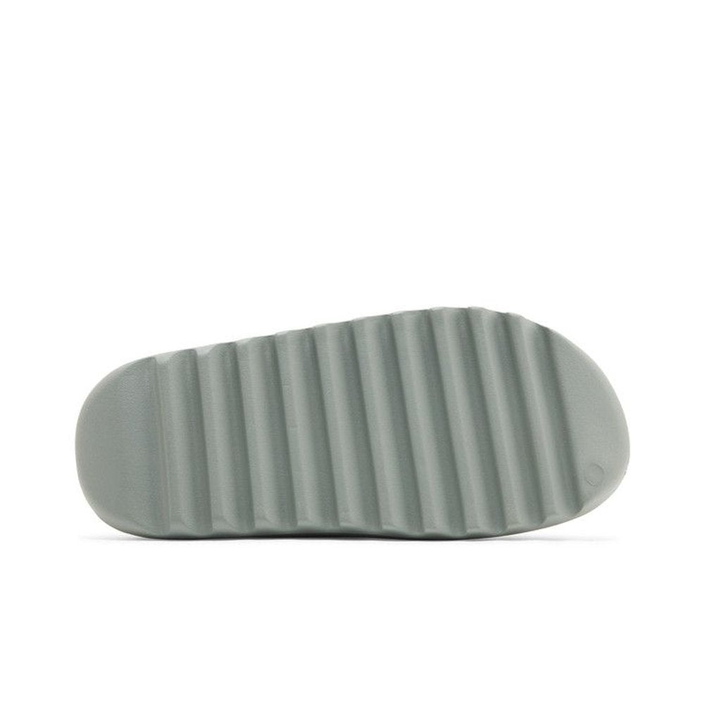 Yeezy Slide Salt – zadní pohled | Purekickz