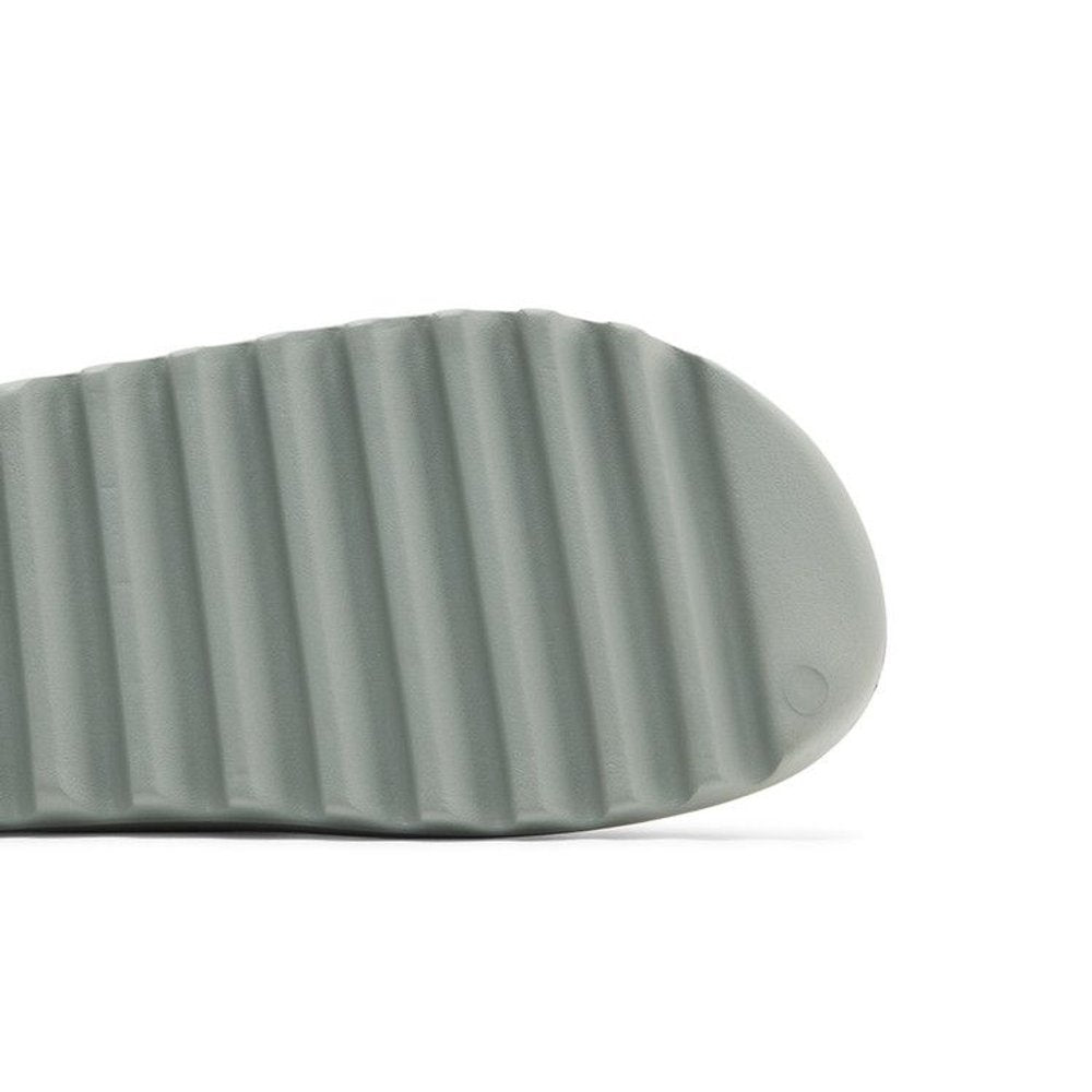 Yeezy Slide Salt – pohled shora | Purekickz