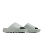 Yeezy Slide Salt – lifestyle foto | Purekickz