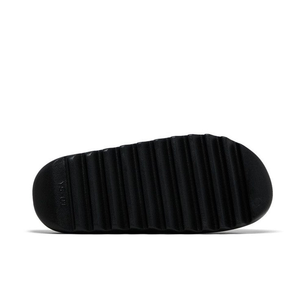 YZY YS-01 Black – zadní pohled | Purekickz
